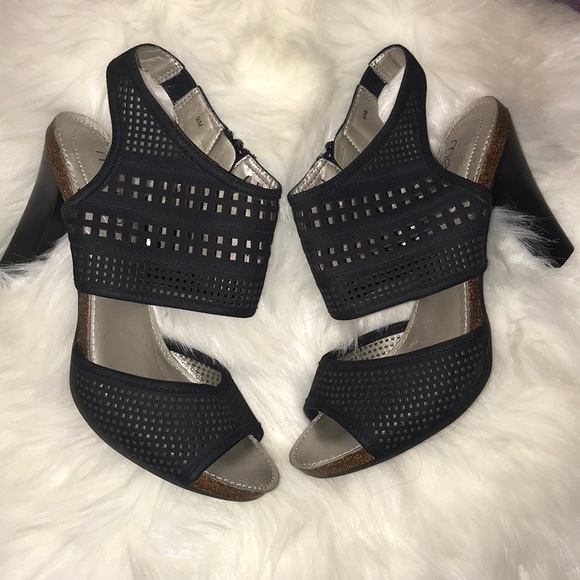 me too Shoes - Me Too heels sandal